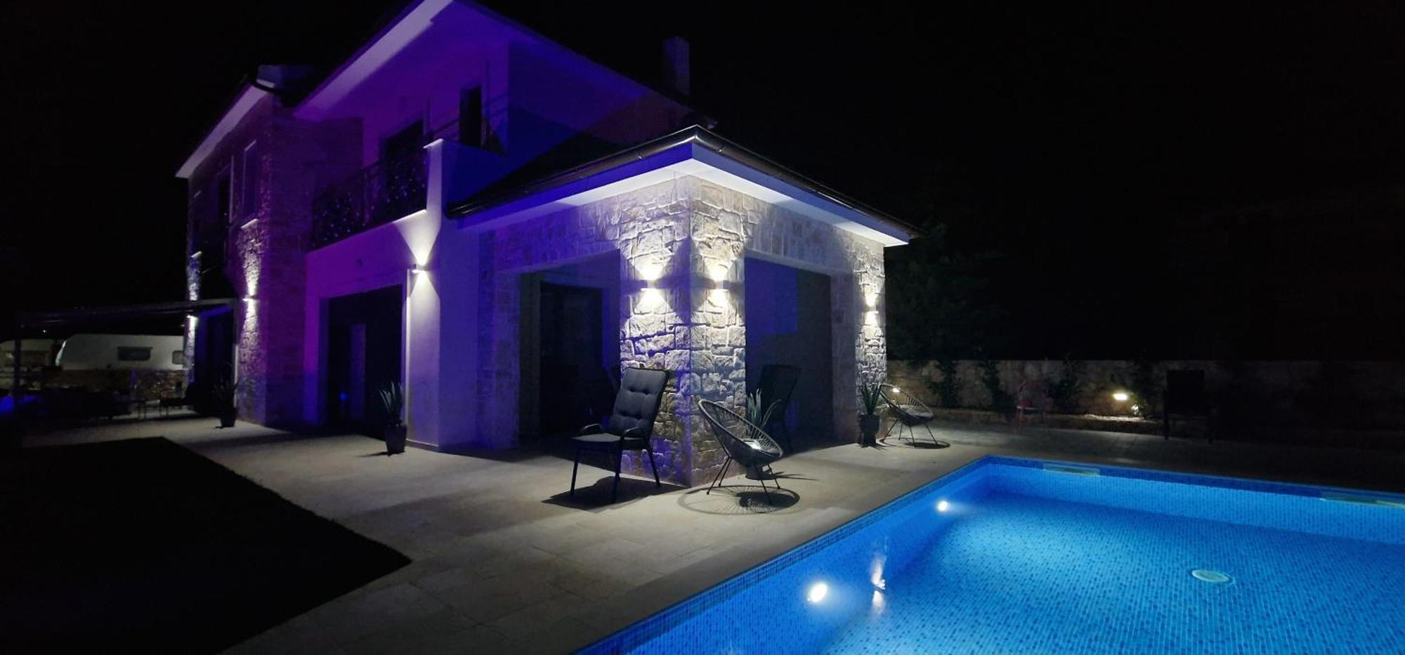 Luxury Aramis *