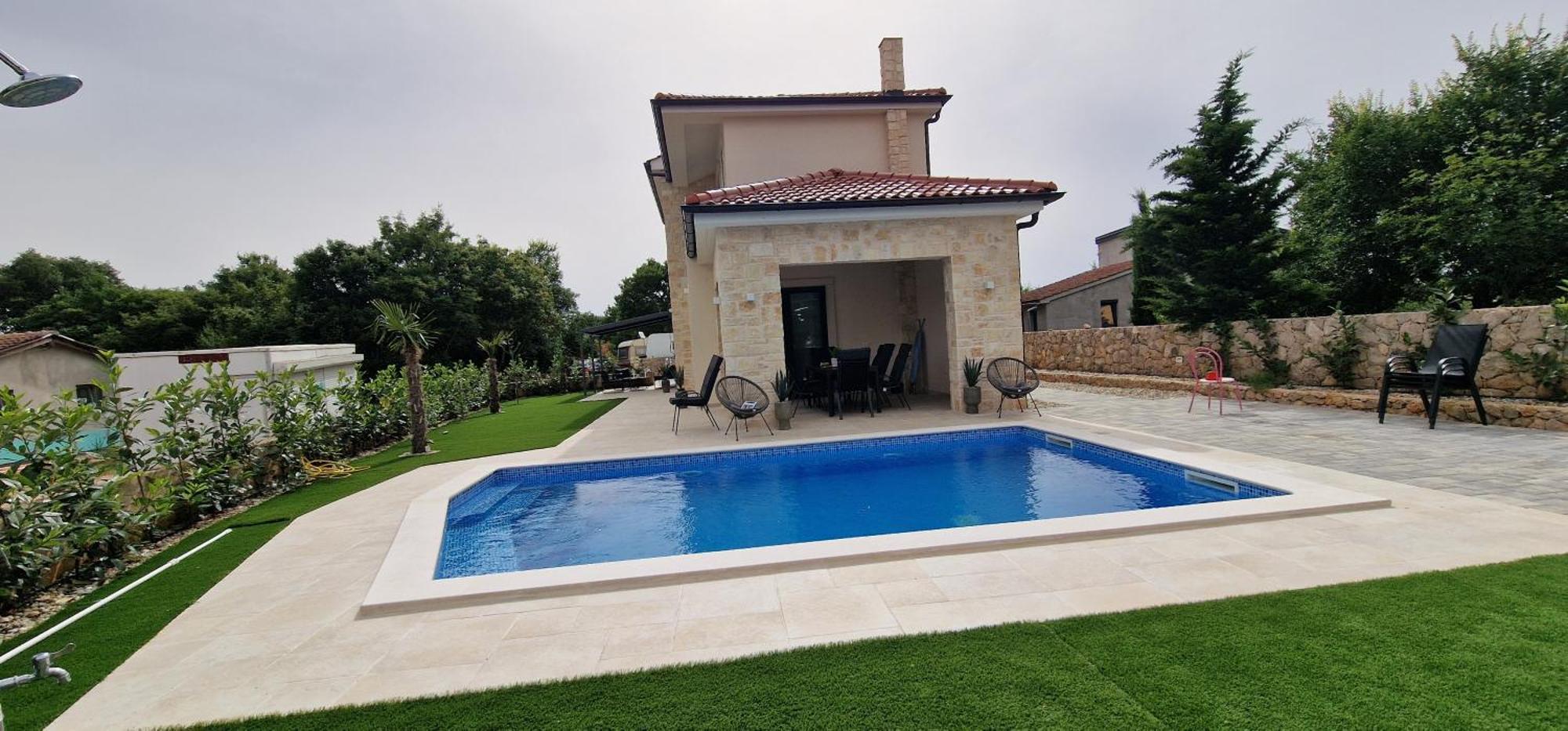Luxury Aramis *