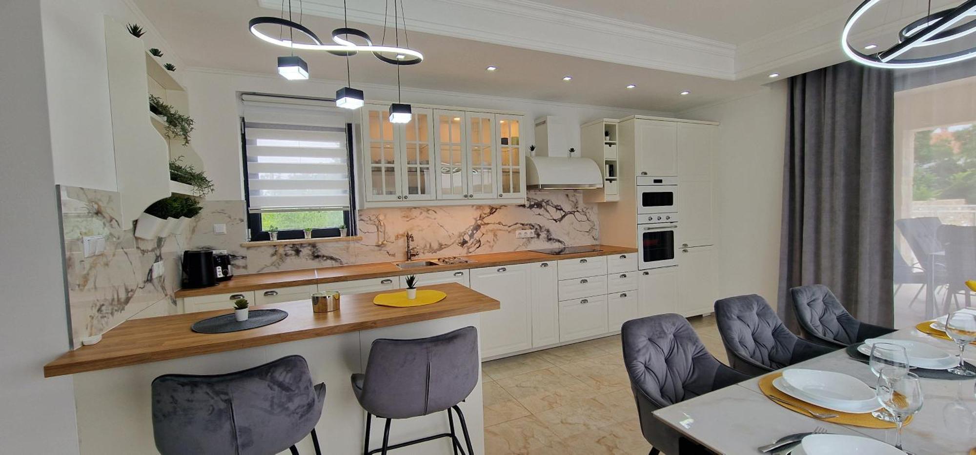 Luxury Aramis *