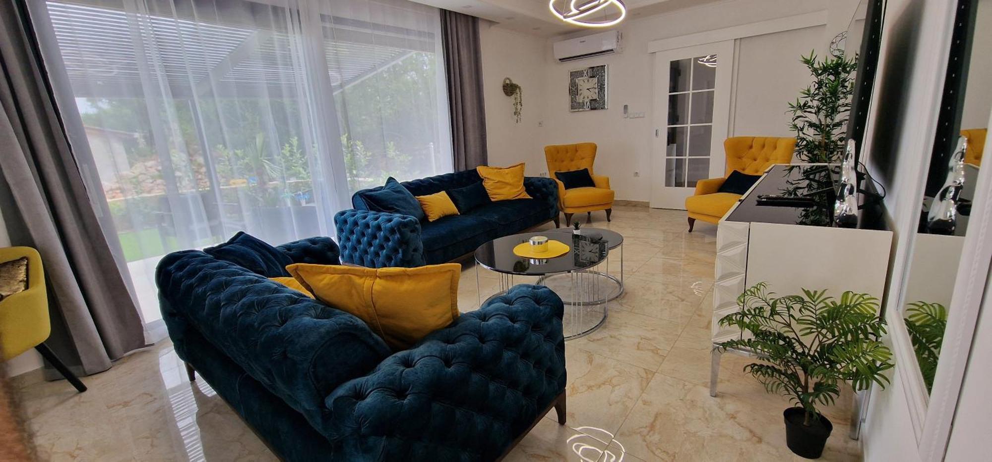 Luxury Aramis Vila