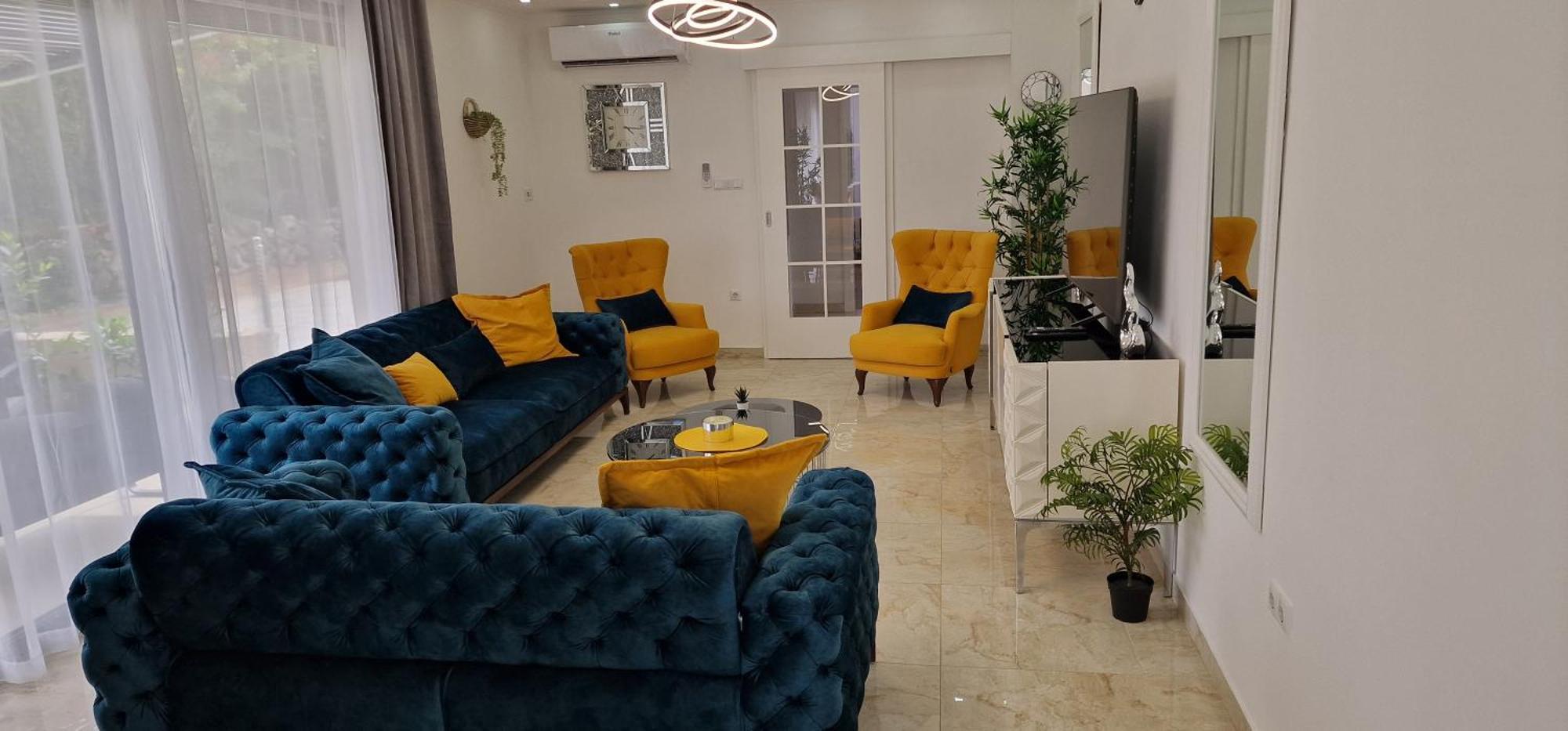 Luxury Aramis *